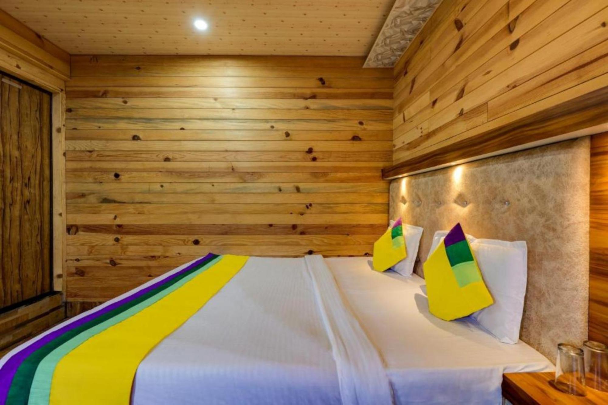 Hotel Vinayak Nainital Near Mall Road Lake View Room Esterno foto